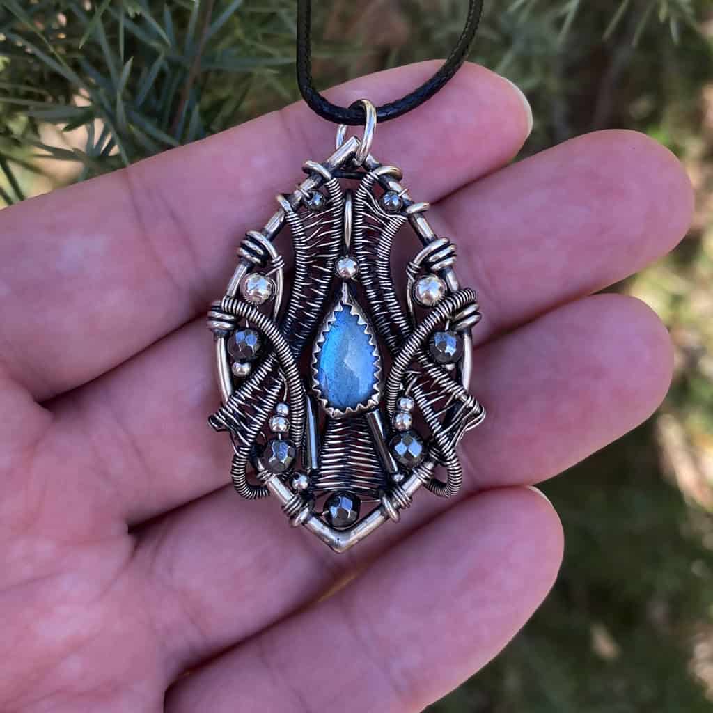Arcane Core — Labradorite Pendant - Image 4