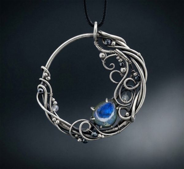 Cold Bloom — Labradorite Pendant