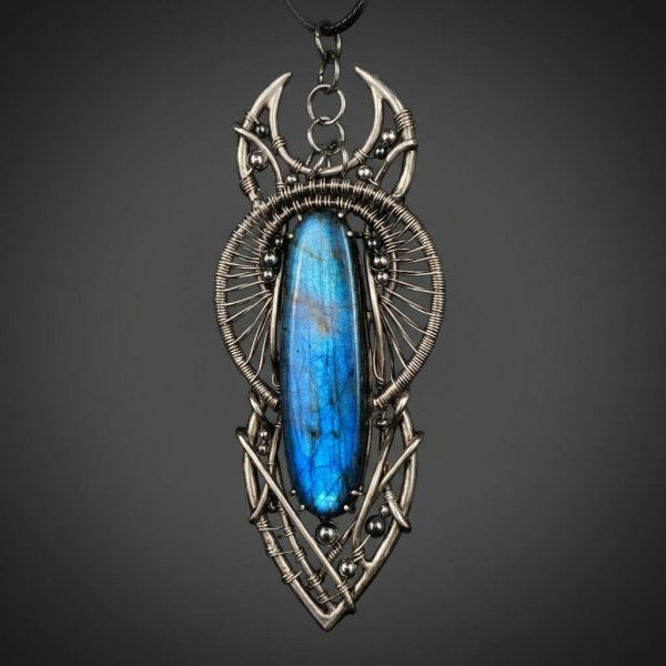 Totem Keepert — Labradorite Pendant