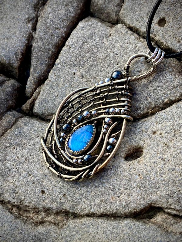 Phoenix Lace — Labradorite Pendant - Image 3