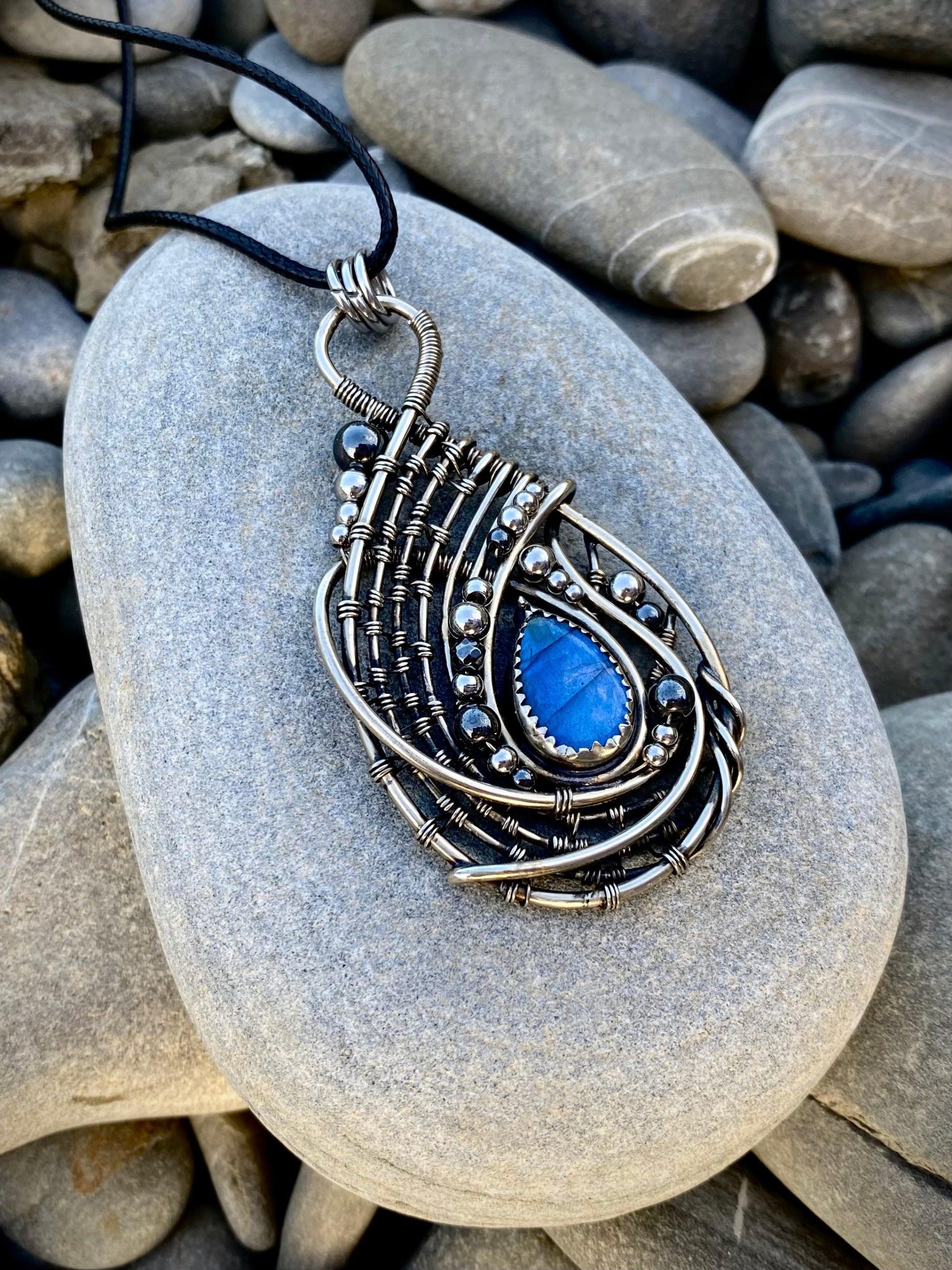 Phoenix Lace — Labradorite Pendant - Image 4