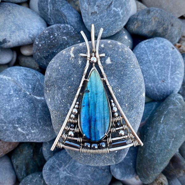 Triad Echo — Labradorite Pendant - Image 2