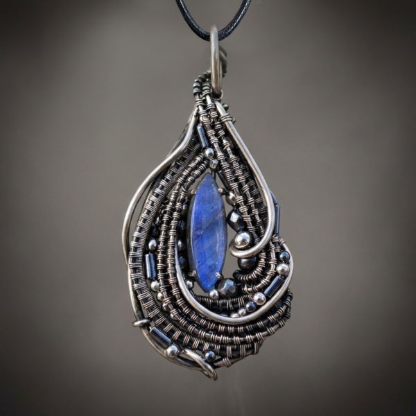 Echo of the Deep — Labradorite Pendant