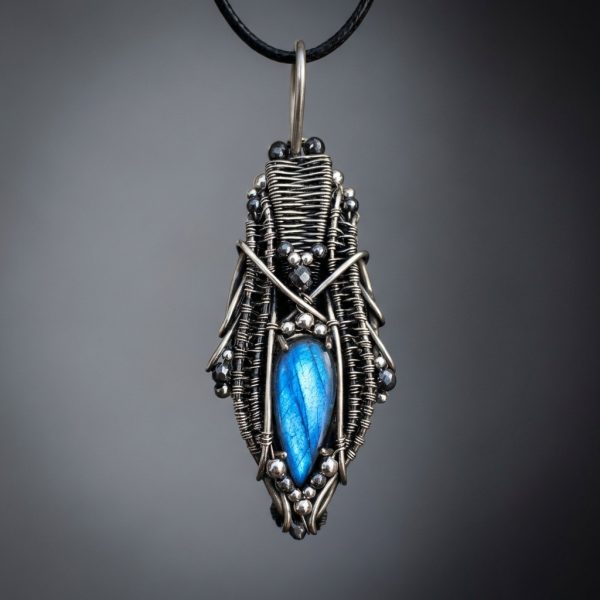 Nomad Tear — Labradorite Pendant