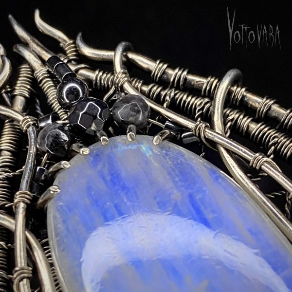 Alien Cocoon — Moonstone Pendant - Image 3