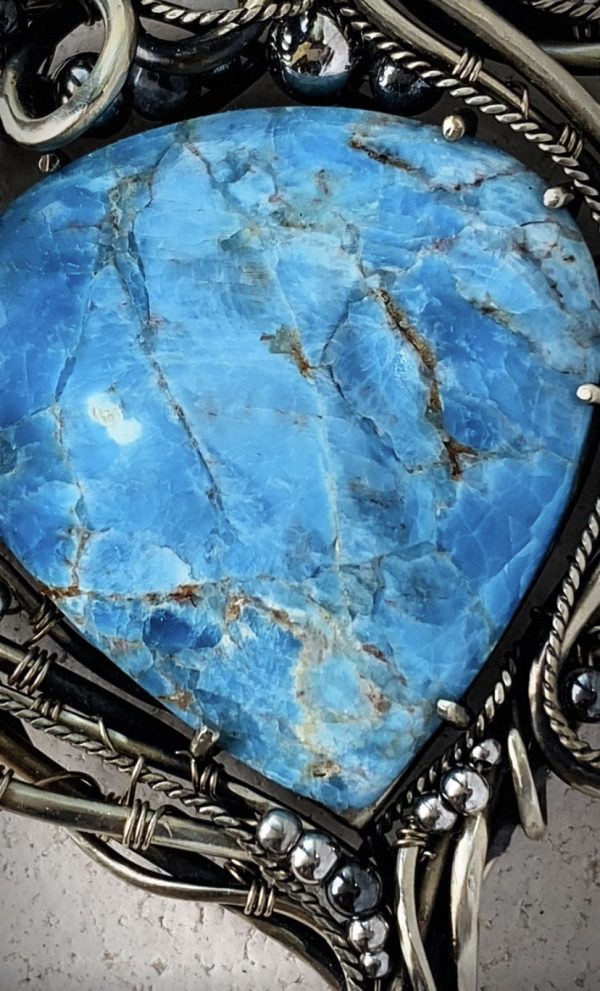 Mountain Heart — Apatite Pendant - Image 4