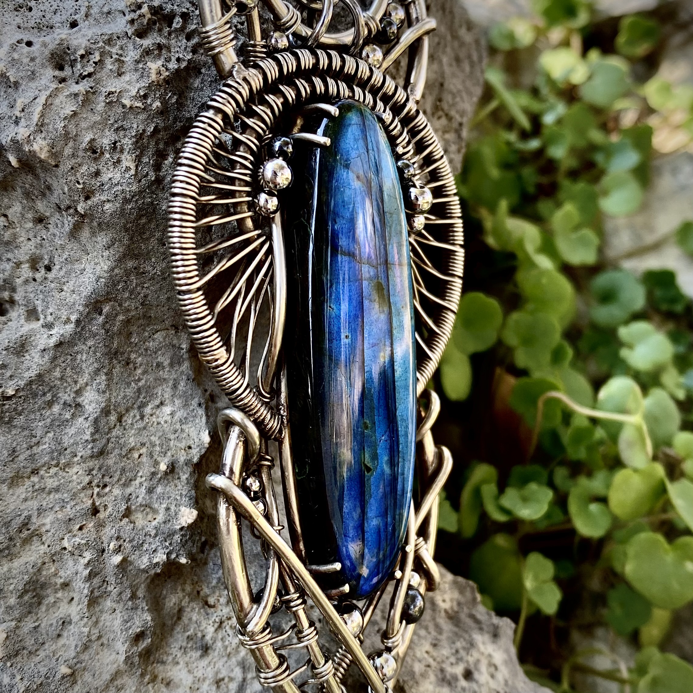 Totem Keepert — Labradorite Pendant - Image 4