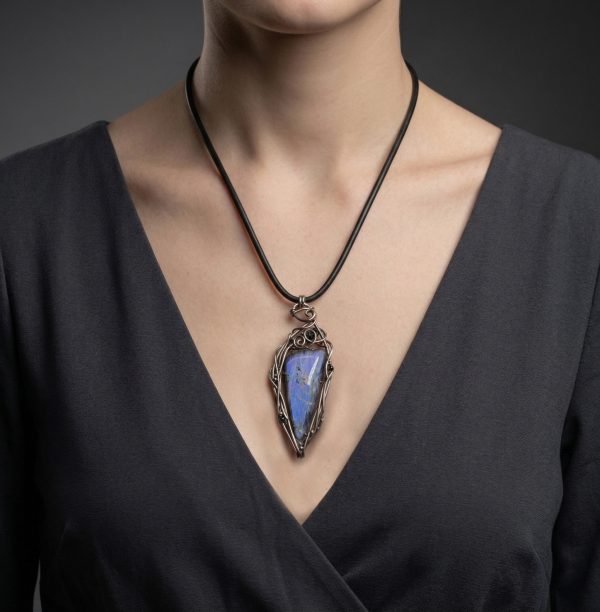Silver Flow — Labradorite Pendant - Image 2