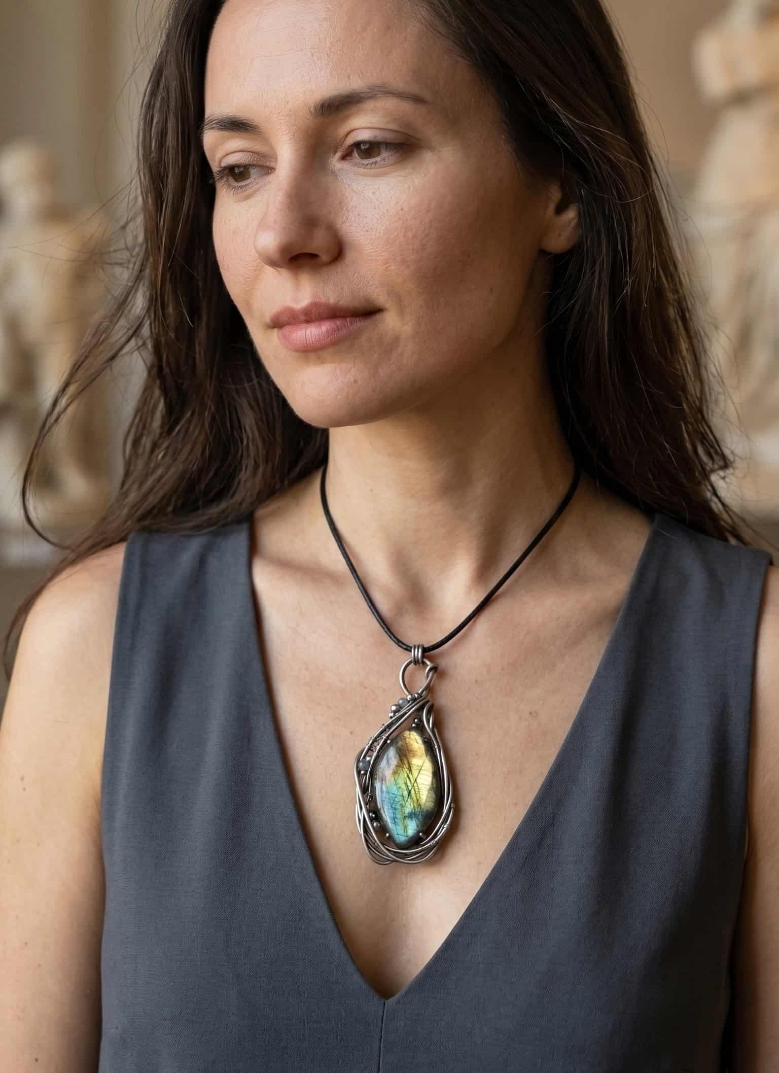 Secret Radiance — Labradorite Pendant - Image 1